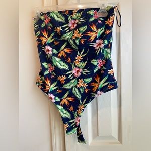 Floral bodysuit urban heritage size M